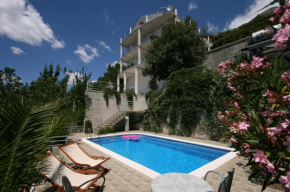 Apartments and rooms with a swimming pool Brela, Makarska - 6828